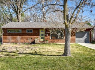 7518 W 72nd Ter, Overland Park, KS 66204
