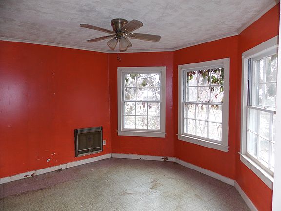 5th image of 119 W Brooklyn St
