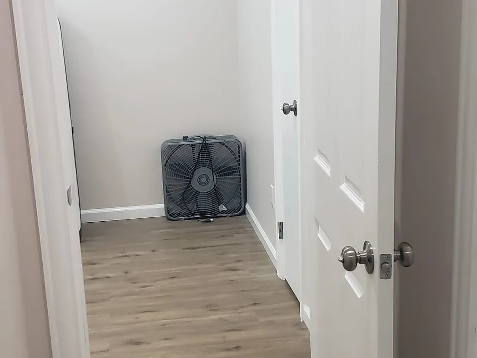 8 Hilltop Ave #2