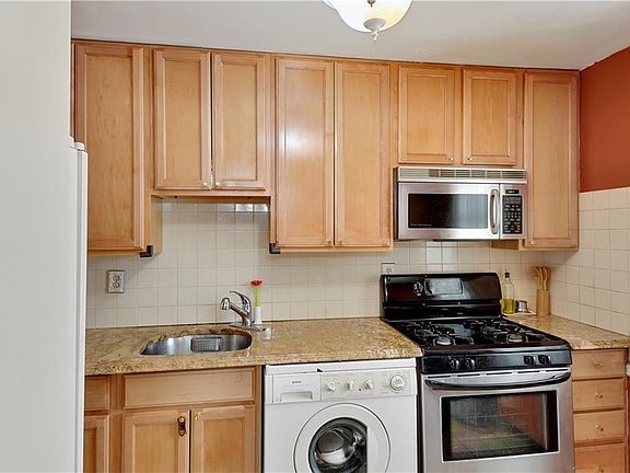 3rd image of 30 Dehaven Dr APT 2E