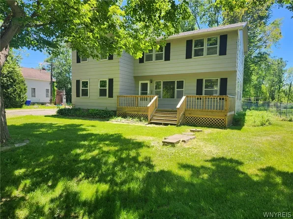 2646 Youngstown Lockport Rd, Ransomville, NY 14131