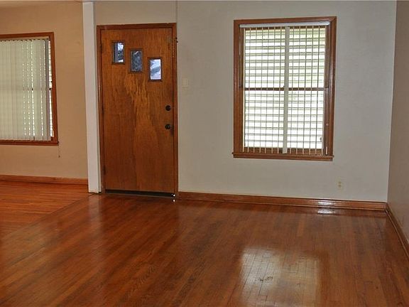 3rd image of 1102 Zarsky Dr