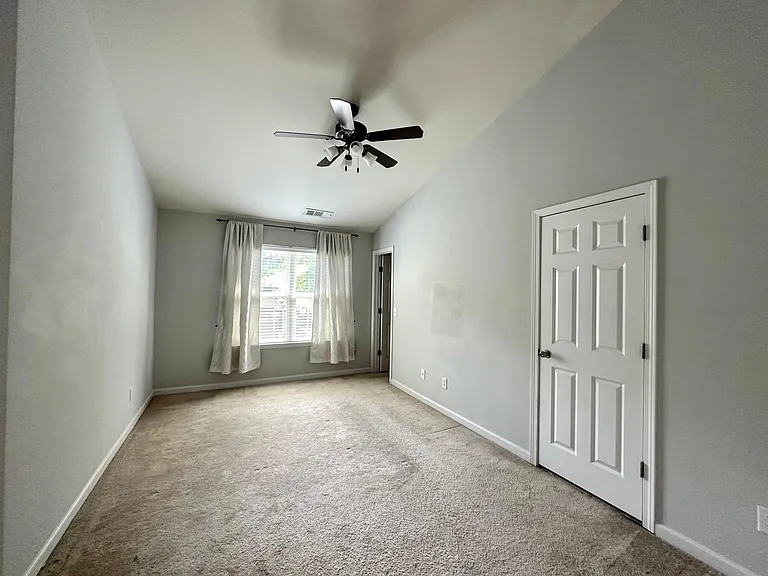 1548 Liberty Pkwy NW — Photo 10