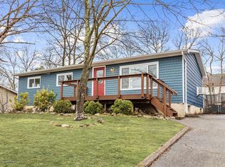 49 Flipper Ave, Manahawkin, NJ