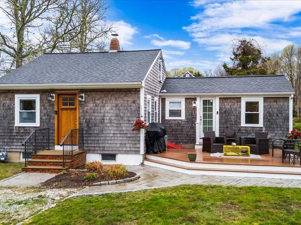 34 Railroad Avenue, Yarmouth Port, MA 02675