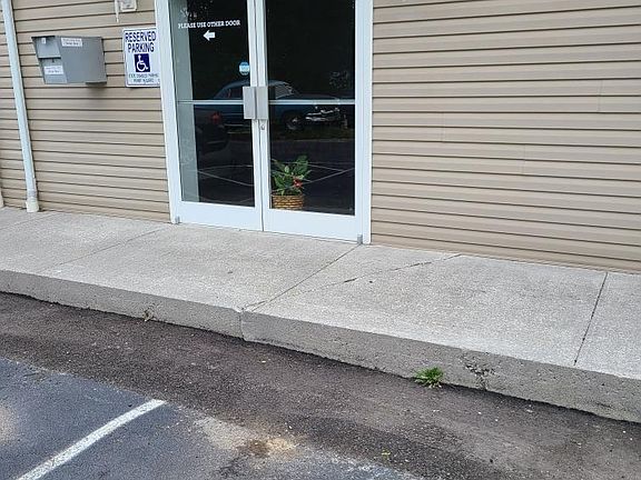 2nd image of 405 N Franklin St