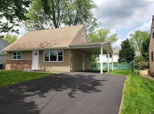 424 Decatur Ave, Middlesex, NJ 08846