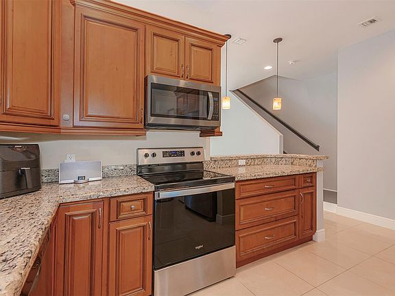 5th image of 1141 NE 3rd Avenue #1141