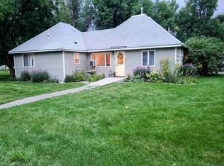 415 Holdrege Ave, Basin, WY 82410