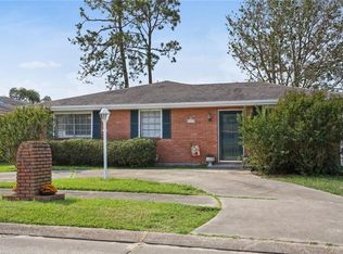 1372 Maplewood Dr, Harvey, LA 70058