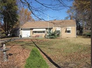 7045 Hadley St, Overland Park, KS 66204