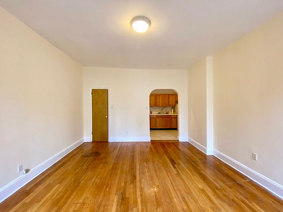 1st image of 619 9th Ave #4WW