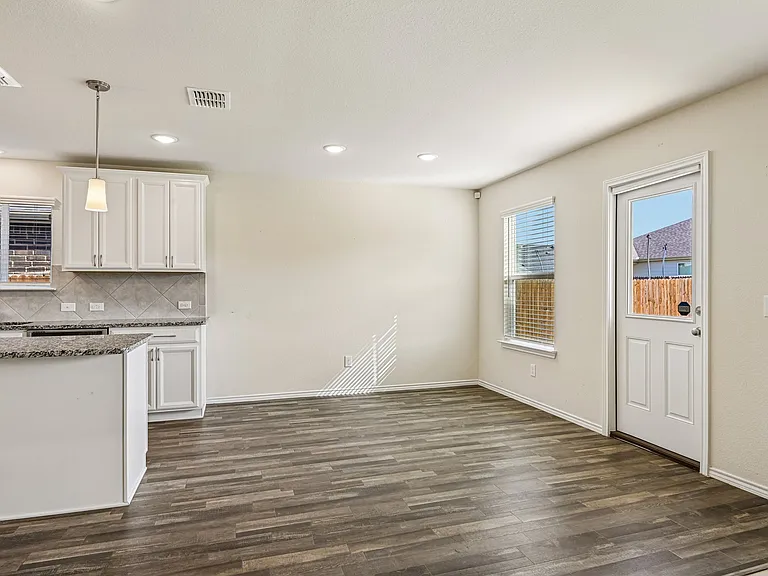 9121 Lookout Point — Photo 10