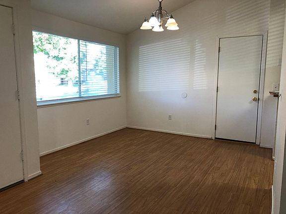 4th image of 657 Parkview Dr