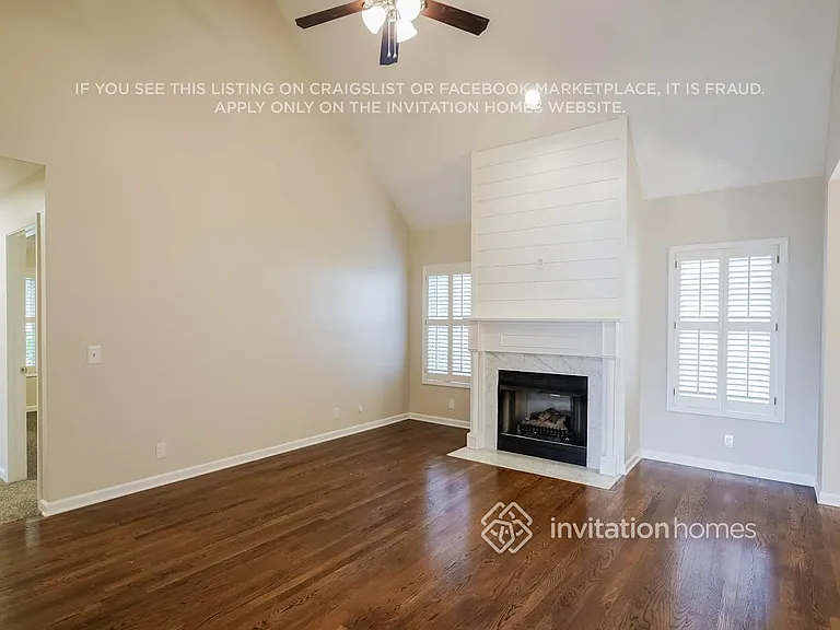 124 Fieldstone Ln — Photo 2