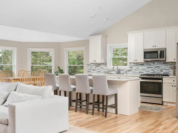 798 Shamrock Ln, Traverse City, MI 49696
