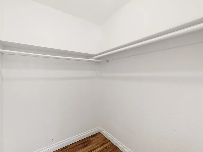1017 Oxford Dr #D — Photo 16