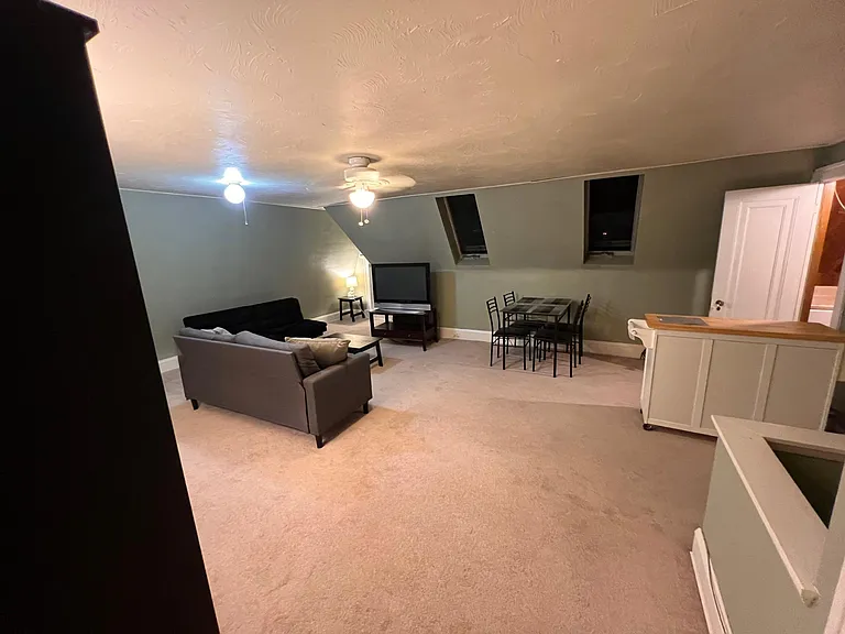 2549 Edgehill Rd — Photo 9