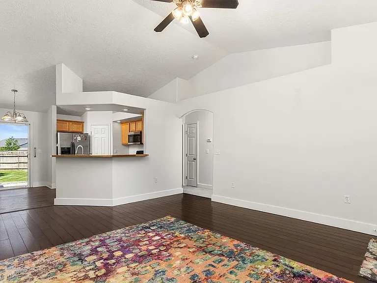 3907 N Abbott St — Photo 7