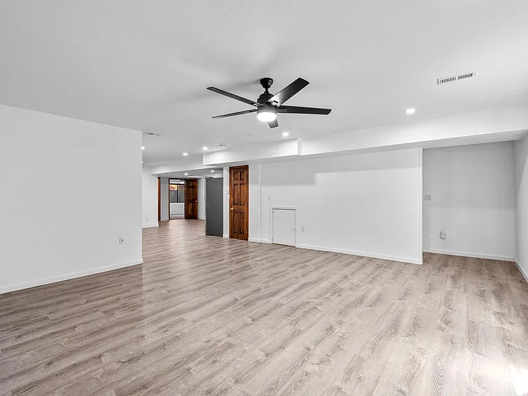 1255 Brentwood St #2 — Photo 8