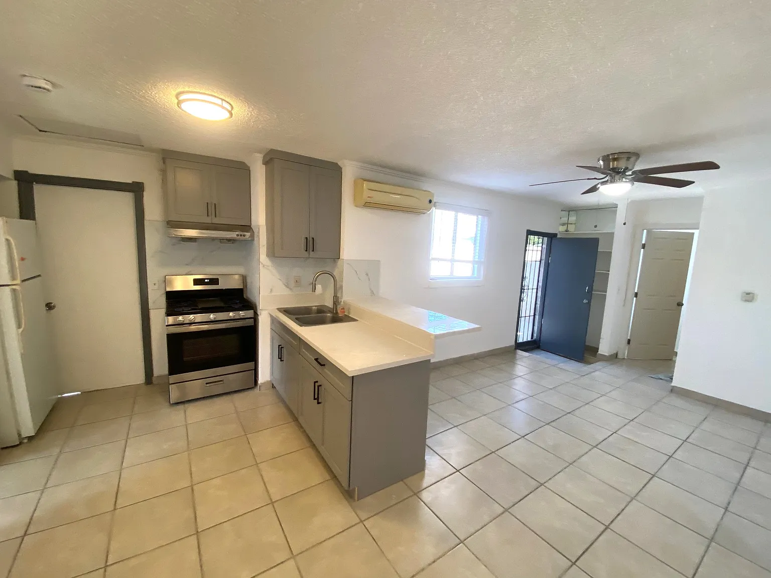1 bed, 590 sqft, $1,990 — Photo 3