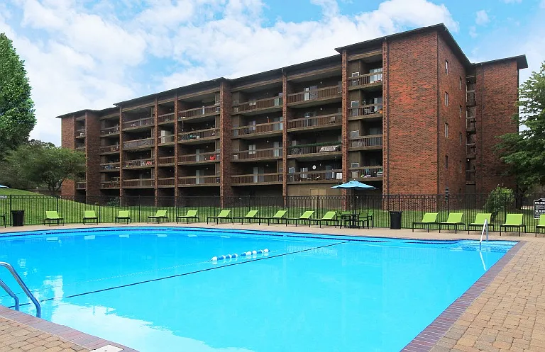 Embassy Park Apartments — Photo 31