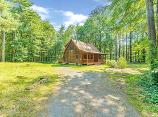 24 Eva Dr, East Greenbush, NY 12061