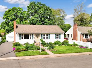 14 McCann Dr, Manchester, CT 06040