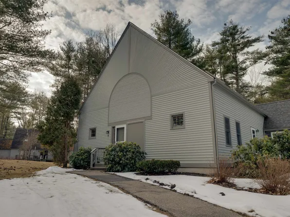 58 Glengarry Drive, Stratham, NH 03885