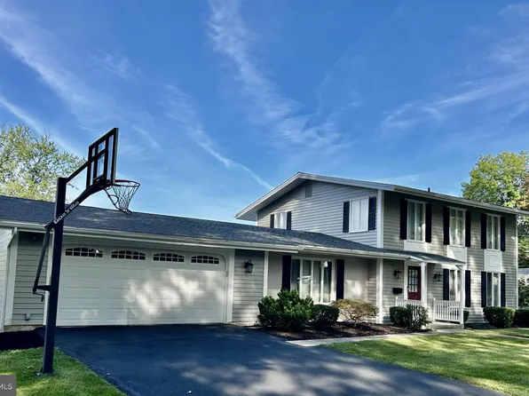 521 Gale Rd, Camp Hill, PA 17011