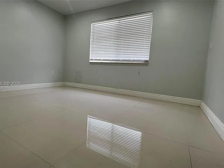 6550 SW 8th St — Photo 26