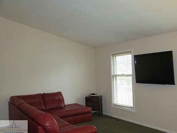 3rd image of 1406 Larkwood Dr