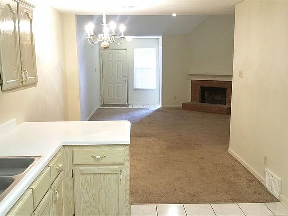2nd image of 1825 Winship Dr