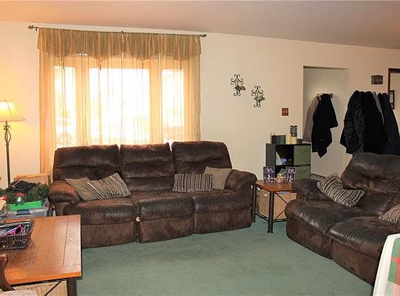 4th image of 3016 Eisenhower Dr