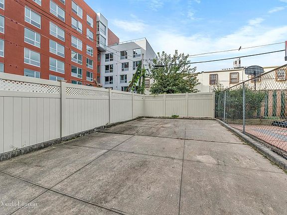5th image of 430 Hinsdale St