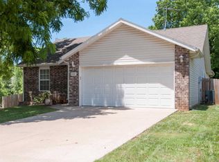 1511 W Parkview St, Ozark, MO 65721