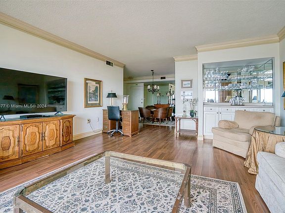 5th image of 1700 NE 105th St APT 213