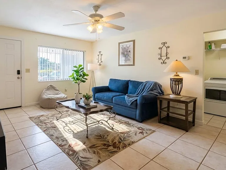 1481 Mosswood Dr — Photo 2