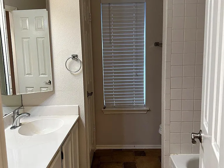 8007 Bounty Trl — Photo 26