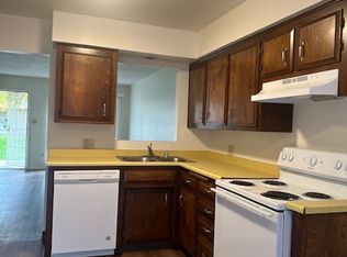 2200 Courtleigh Dr APT B, Bakersfield, CA 93309