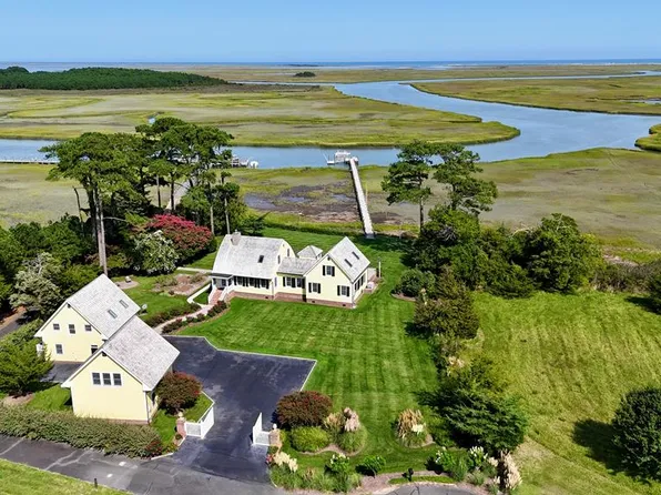 26172 Seaview St, Accomac, VA 23301