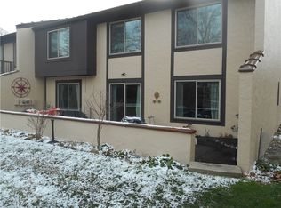 1045 Bunker Dr, Akron, OH 44333