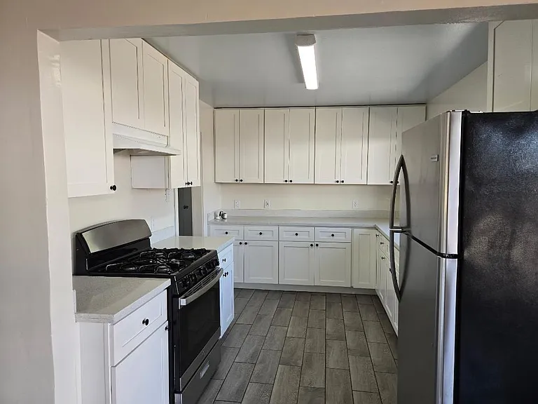 2707 Broadmoor Ave — Photo 6