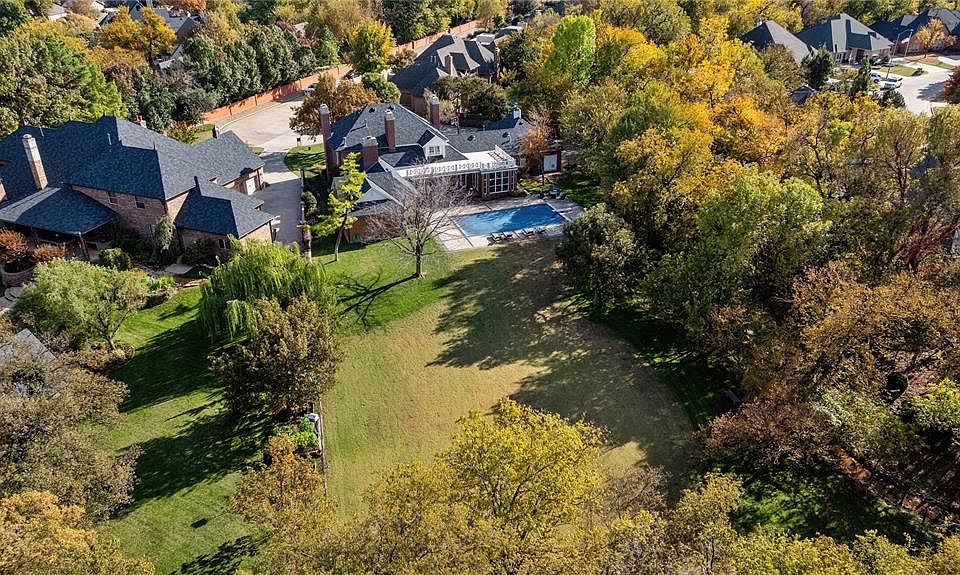 2nd image of 12509 Bocage Dr