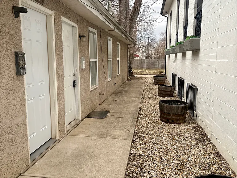49 W Markison Ave #B — Photo 12