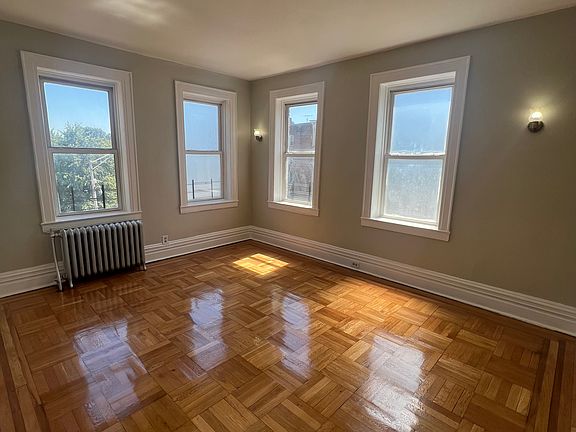 3rd image of 196 Roseville Ave APT 3