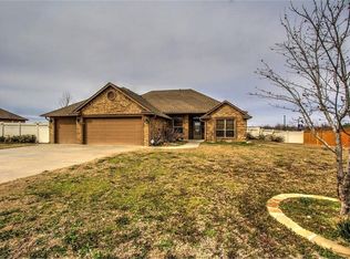 20977 Fall Creek Dr, Harrah, OK 73045