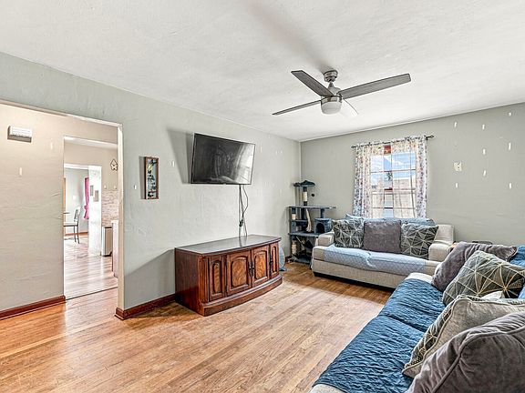3rd image of 1917 E Bowman St
