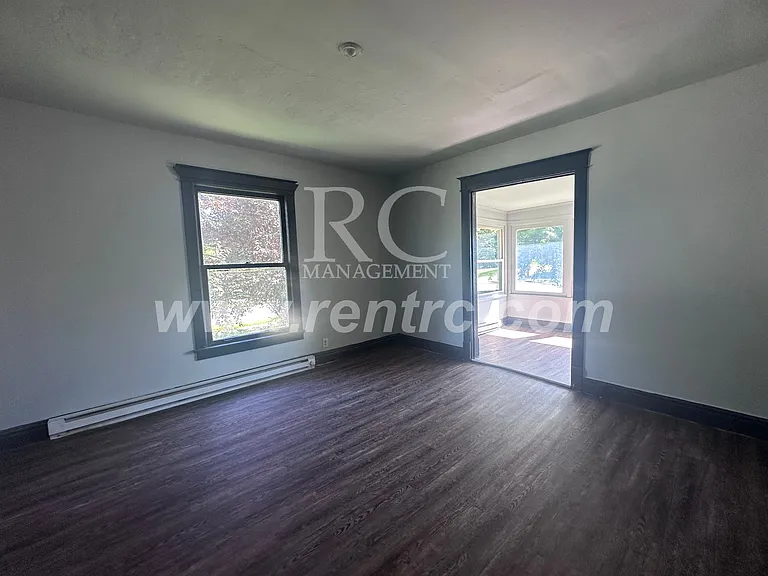 1434 N Walnut St — Photo 12