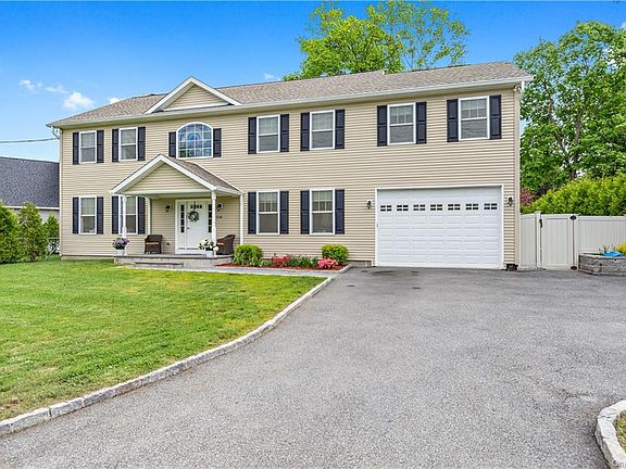 2nd image of 516 Westlake Dr